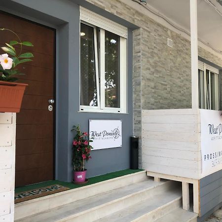West Ponente Hotel Франкавила ал Маре Екстериор снимка