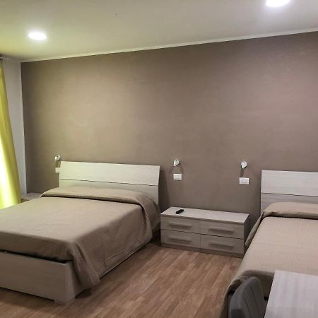 West Ponente Hotel Франкавила ал Маре Екстериор снимка
